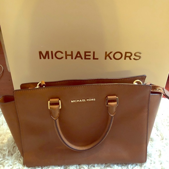 Michael Kors Handbags - Michael Kors Cognac Handbag Michael Kors Handbags - Michael Kors Cognac Handbag